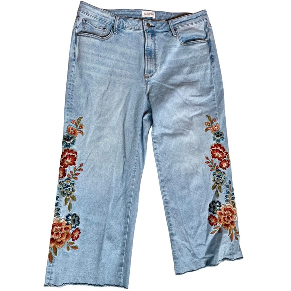 DRIFTWOOD Denim - Driftwood Charlee Light Wash Wide Leg Cropped Length Embroidered Raw Hem Jeans